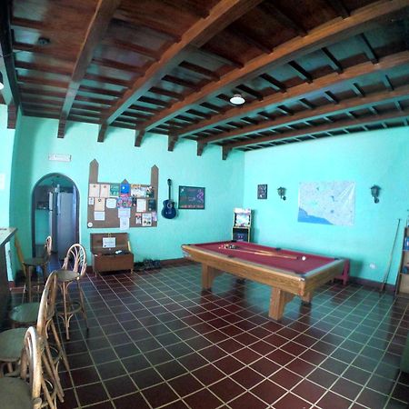 Ricks Hostel Santa Ana Bagian luar foto