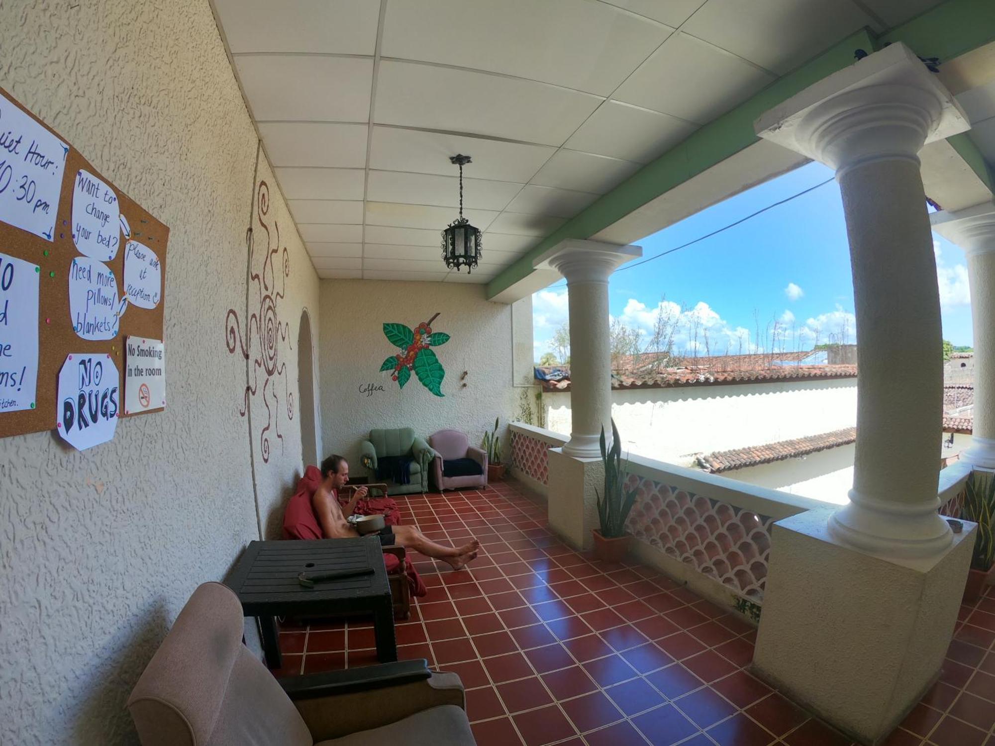Ricks Hostel Santa Ana Bagian luar foto
